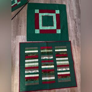 VTG Festive Holiday Quilted Place Mats Centerpieces Red Green Christmas
